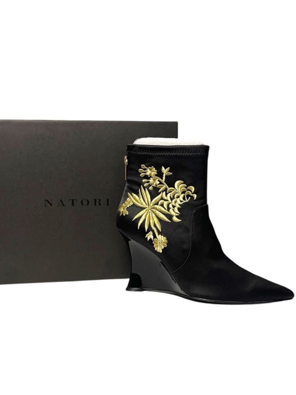 NWT NATORI Neko Satin Embroidery Wedge Ankle Boot 8.5